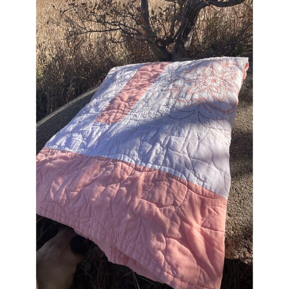 Vintage 1970s Cross Stitch Flower Quilt Cotton 75x100 - Picture 14 of 16